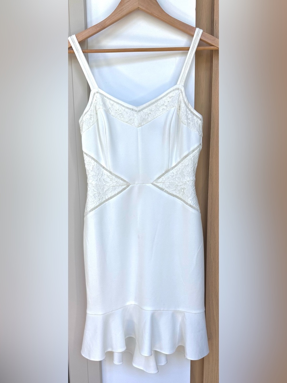 White House Black Market Black-Trim White Top - Picture 1 of 3